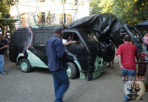 2006 Pentecotavic vic 046 (1561 visits) Toromobile à Vic, entièrement articulée et commandable, chapeau les concepteurs 2006 Pentecotavic vic 046