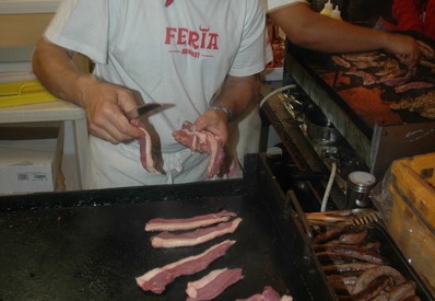 2006 Pentecotavic vic 073 (2262 visits, rating score 4.57) Magrets et saucisses de canard à la plancha, Bienvenue dans le Gers
2006 Pentecotavic vic 073