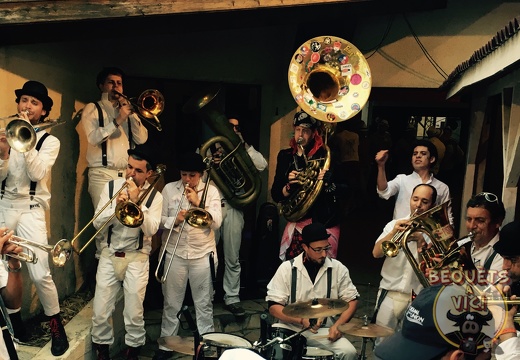 Musicayres : God Save The Cuivres à la bodega Calle 23 (3154 visits, rating score 4.76) Prestation à la bodega Calle23 d'une trés bonne banda : la Fanfare God Save The Cuivres
Les Ba... Musicayres : God Save The Cuivres à la bodega Calle 23