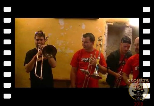 "Get Lucky" The Hot Street Brass Band - Pentecôtavic 2017 (1616 visites) Get Lucky, interprété par The Hot Street Brass Band de Mouscron (Belgique)
Crédit Vidéo : Mutzy... "Get Lucky" The Hot Street Brass Band - Pentecôtavic 2017