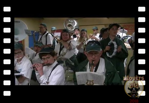 "Assim você me mata" banda Les Amuse-Gueules - Pentecôtavic 2017 (1261 visites) Assim você me mata, interprété par Les Amuse-Gueules la Banda de Grignols (33 Gironde)
Crédit V... "Assim você me mata" banda Les Amuse-Gueules - Pentecôtavic 2017